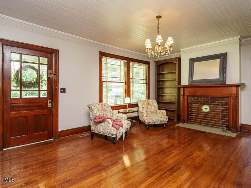 714 Spring Ln, Sanford, NC 27330