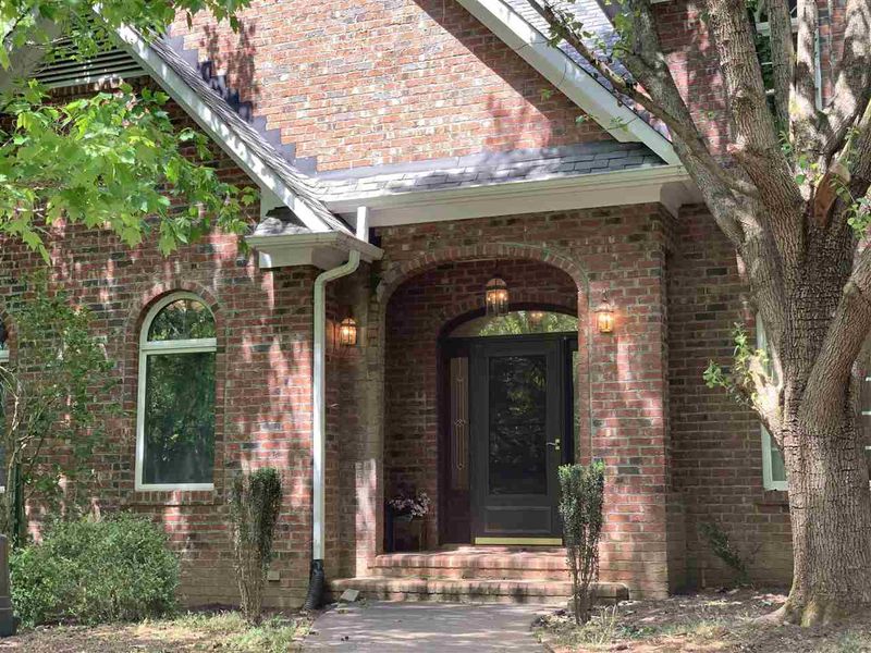 714 Whitney Ln, Chapel Hill, NC 27516