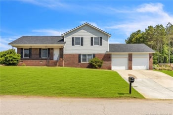 7140 Woodmark Dr, Fayetteville, NC 28314