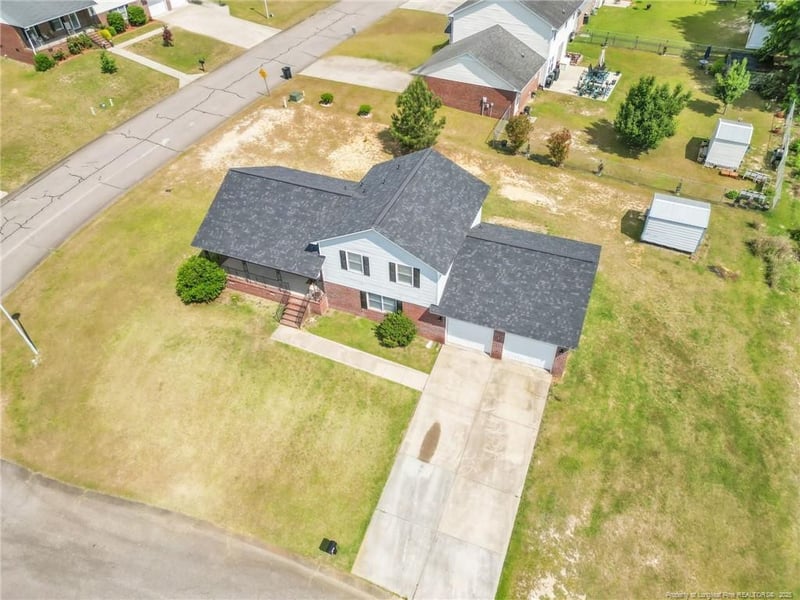 7140 Woodmark Dr, Fayetteville, NC 28314