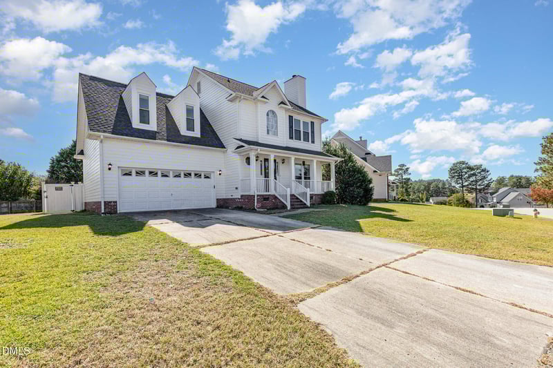 715 Bent Creek Dr, Hope Mills, NC 28348