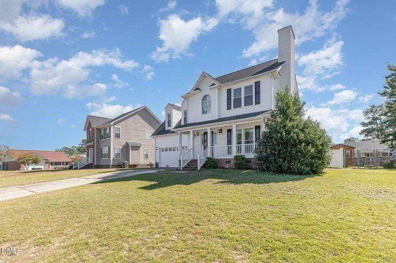 715 Bent Creek Dr, Hope Mills, NC 28348