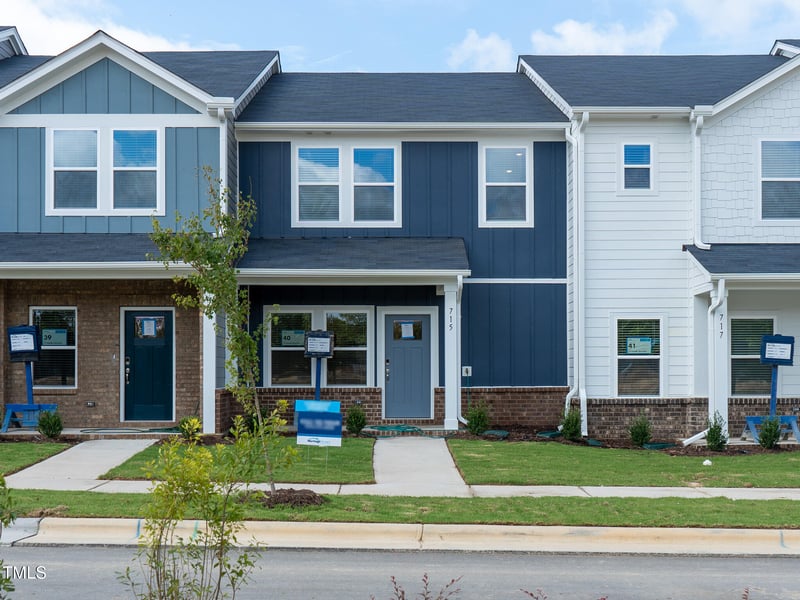 715 Chandler Stone Dr, Zebulon, NC 27597