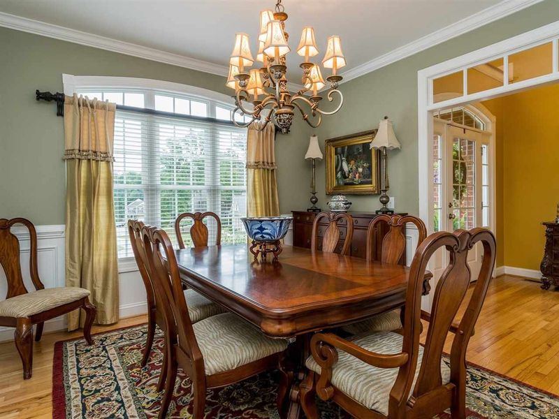 715 Creekside Dr, Sanford, NC 27330