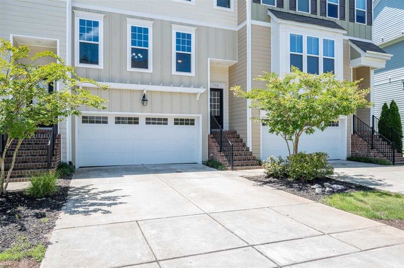 715 Edgewater Ridge Ct, Apex, NC 27523