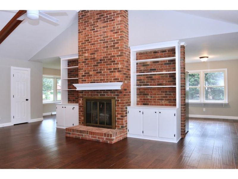 715 N Gurney St, Burlington, NC 27215