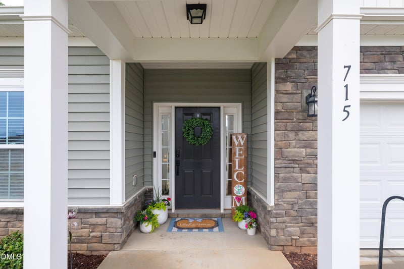 715 Lakemont Dr, Clayton, NC 27520