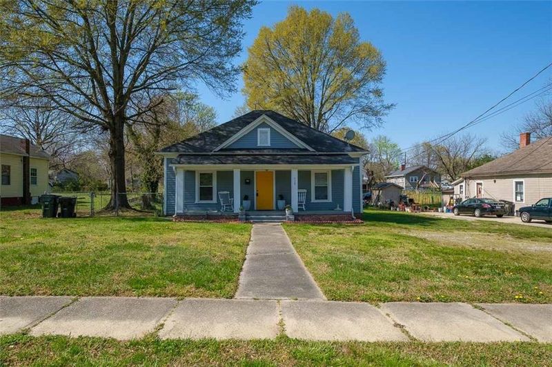 715 E Morehead St, Burlington, NC 27215