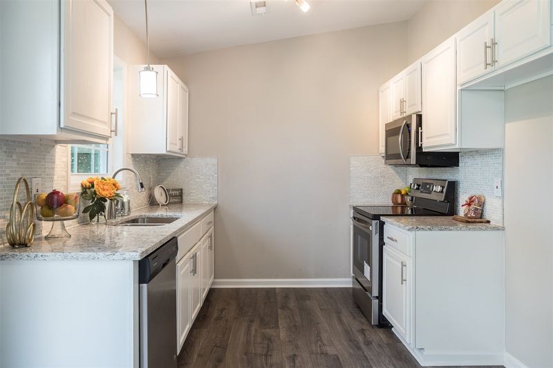 715 Red Carriage Ave, Durham, NC 27704