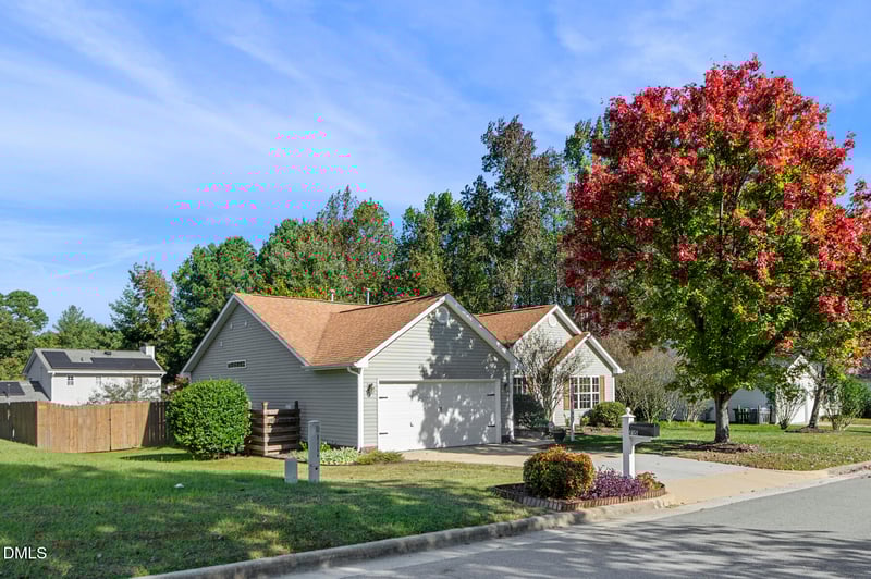 715 Swan Hill Ct, Fuquay Varina, NC 27526