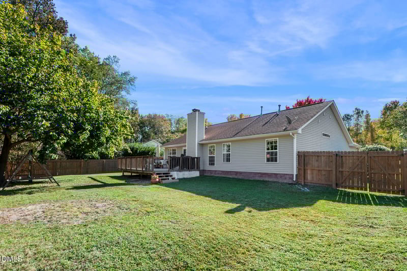 715 Swan Hill Ct, Fuquay Varina, NC 27526