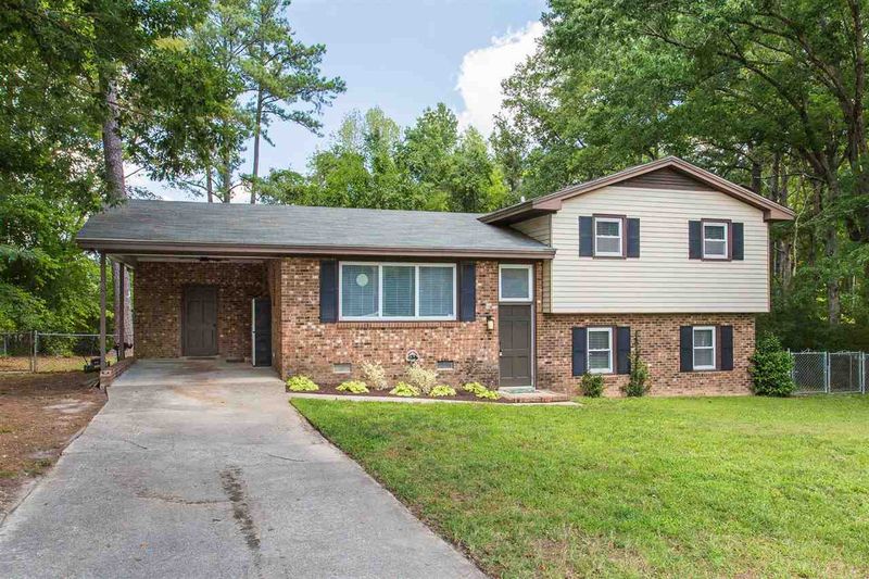 715 Wakeland Dr, Garner, NC 27529