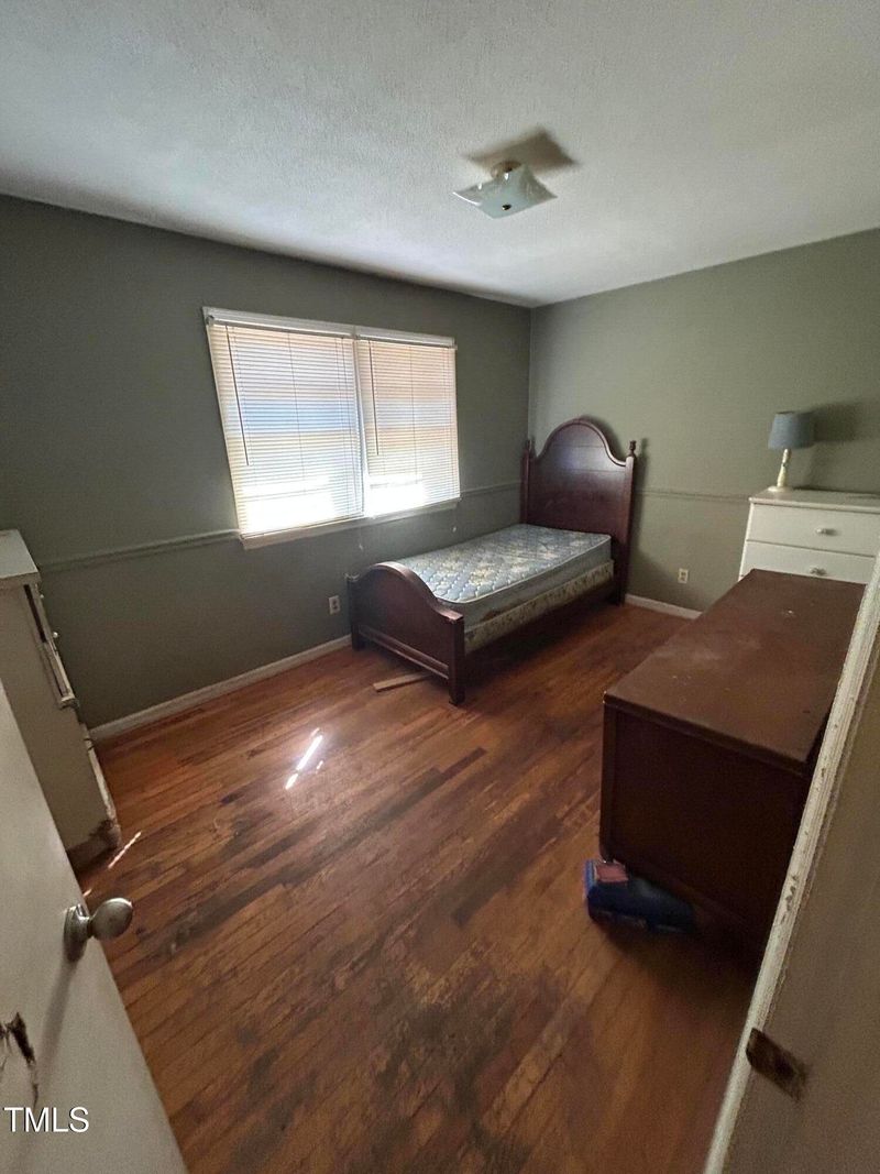 715 Ward St, Graham, NC 27253
