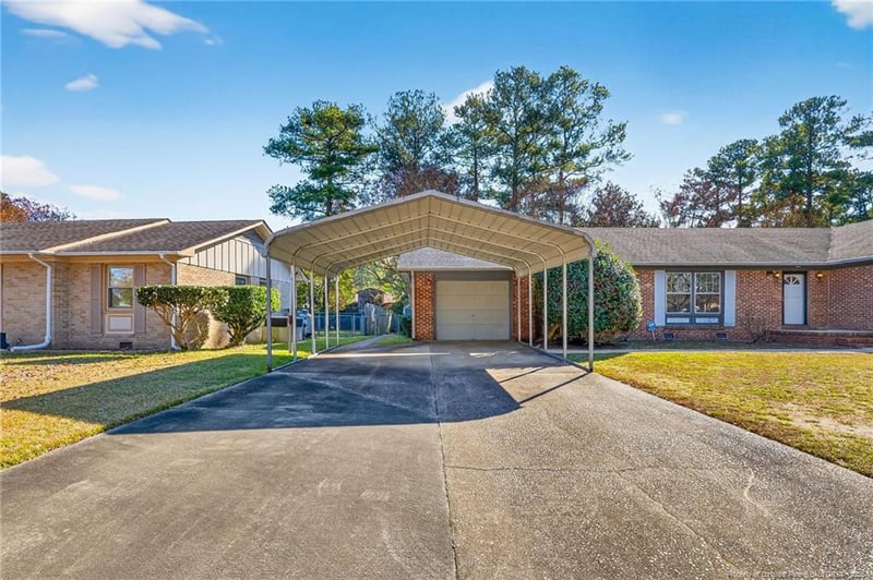 7151 Enfield Dr, Fayetteville, NC 28303