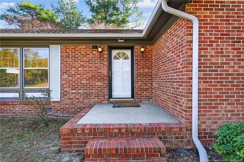 7151 Enfield Dr, Fayetteville, NC 28303