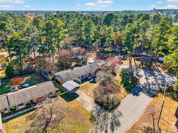 7151 Enfield Dr, Fayetteville, NC 28303