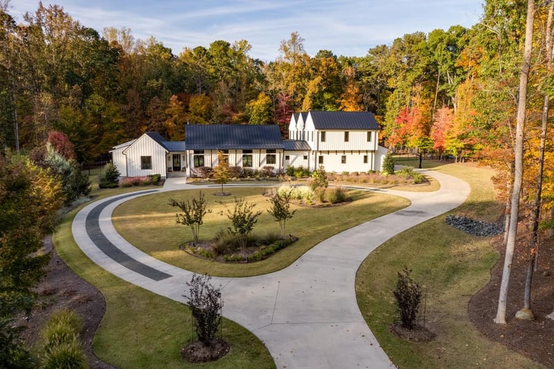 7156 Lochwood Ct, Chapel Hill, NC 27514