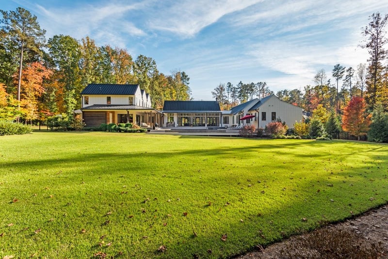 7156 Lochwood Ct, Chapel Hill, NC 27514