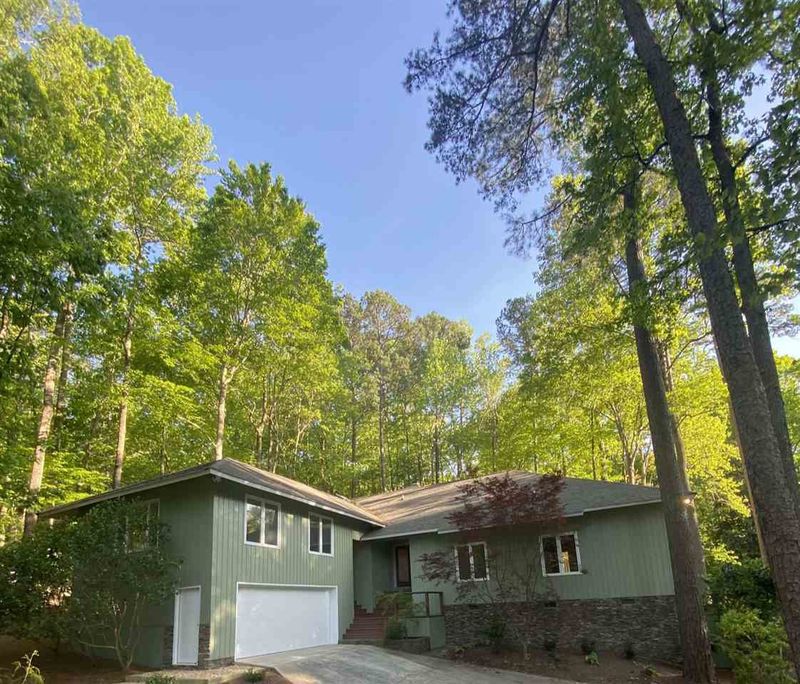 716 Bayberry Ct, Chapel Hill, NC 27517