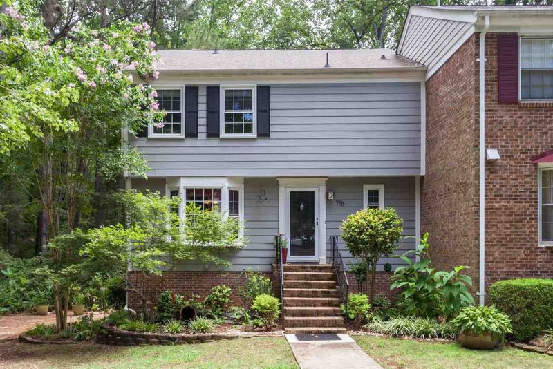 716 Collington Dr, Cary, NC 27511