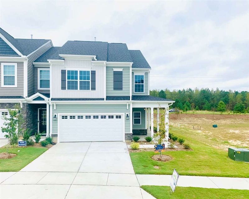 716 Creekway Dr, Fuquay Varina, NC 27526