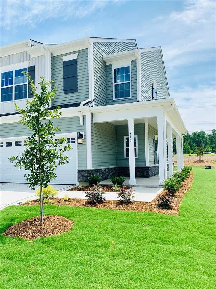 716 Creekway Dr, Fuquay Varina, NC 27526