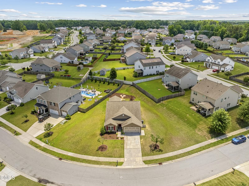 716 Harvest Point Dr, Fuquay Varina, NC 27526