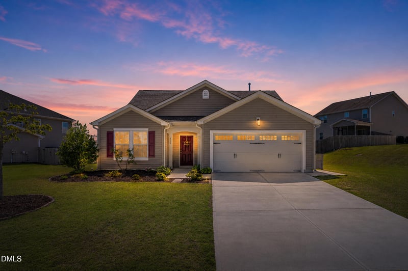 716 Harvest Point Dr, Fuquay Varina, NC 27526