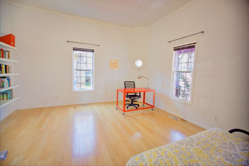 716 Holloway St, Durham, NC 27701