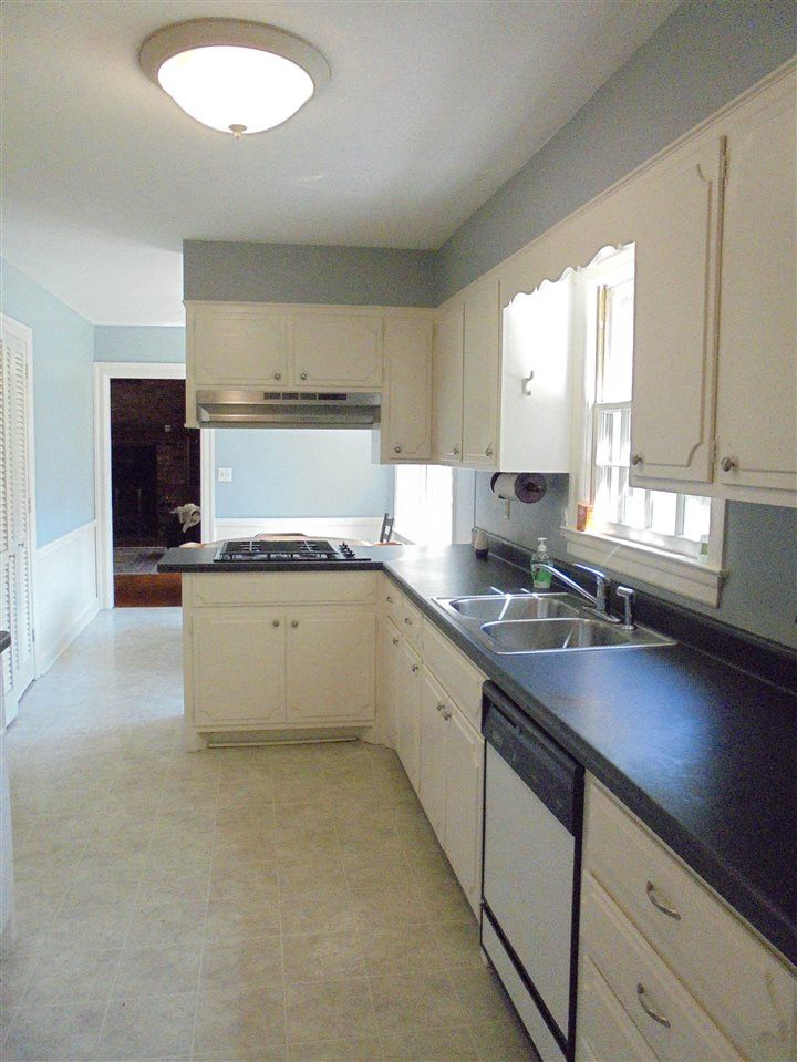 716 Mcleod Dr, Sanford, NC 27330