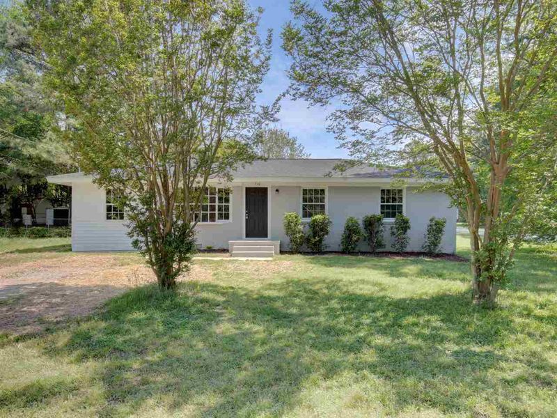 716 Parrish Dr, Clayton, NC 27520