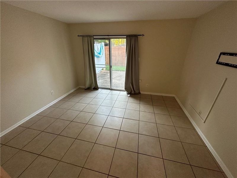 716 Shawnee Dr #E, Burlington, NC 27215