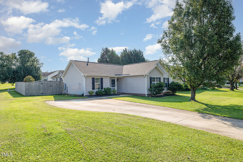 716 Waterford Dr, Clayton, NC 27520