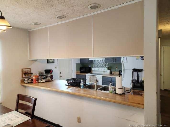 7161 Evanston St, Fayetteville, NC 28314