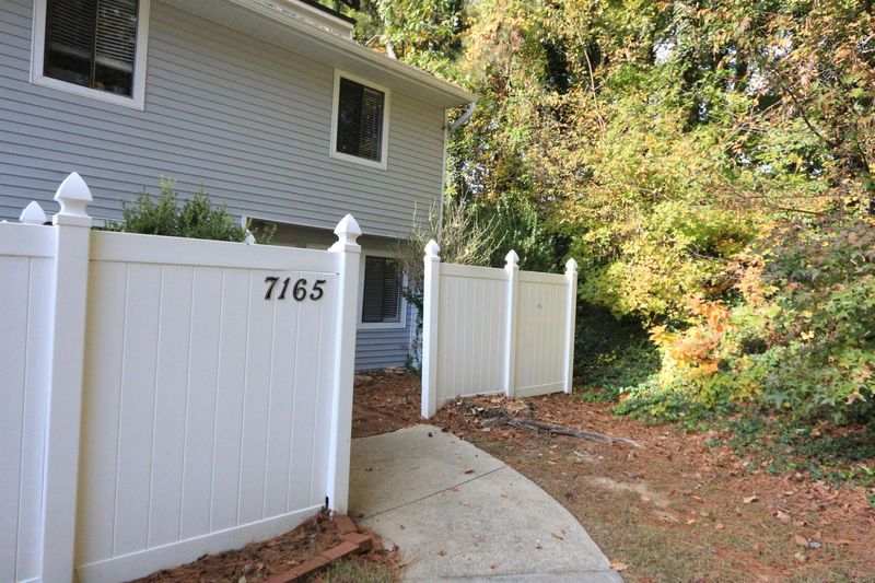 7165 Sandy Creek Dr, Raleigh, NC 27615