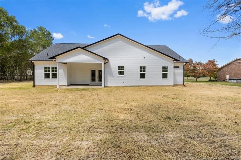 7166 Chickenfoot Rd, Fayetteville, NC 28306