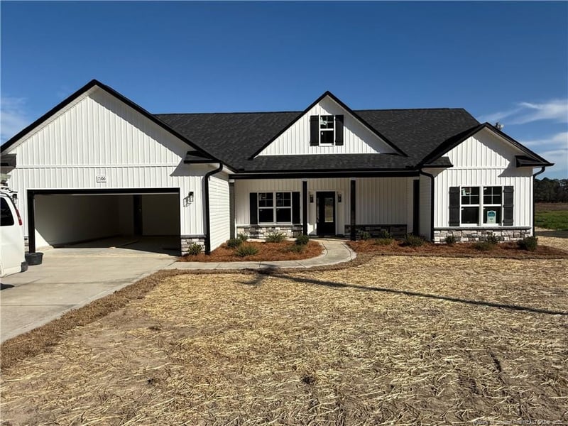 7166 Chickenfoot Rd, Fayetteville, NC 28306