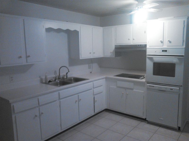 717 Barksdale Dr, Raleigh, NC 27604