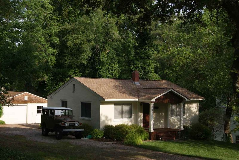 717 Chamberlain St, Raleigh, NC 27607
