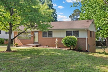 717 Fairfield St, Burlington, NC 27215