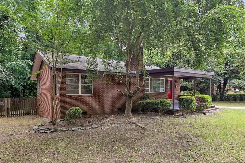 717 Glenwood Dr, Fayetteville, NC 28305