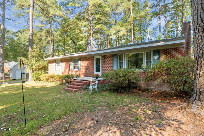 717 Lakeside Dr, Sanford, NC 27330