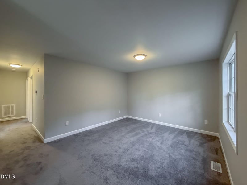 717 Roosevelt St, Mebane, NC 27302