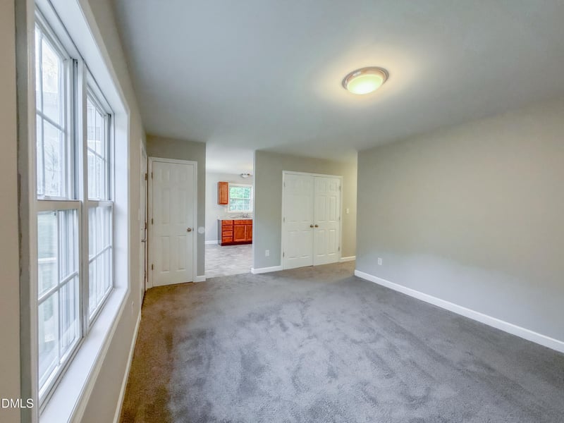 717 Roosevelt St, Mebane, NC 27302