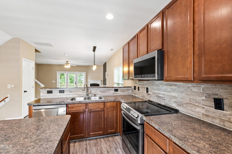 717 Samuel Cary Dr, Cary, NC 27511