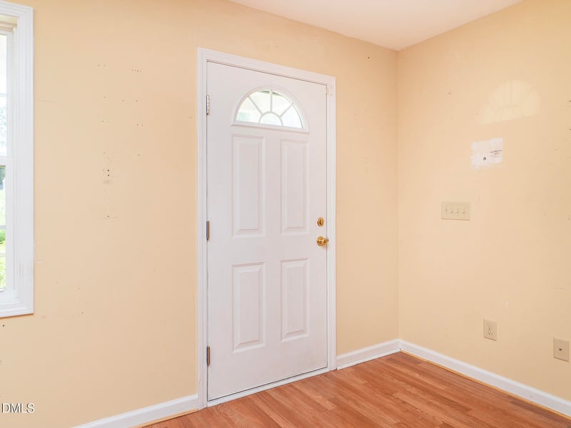 717 Scott Ct, Burlington, NC 27215