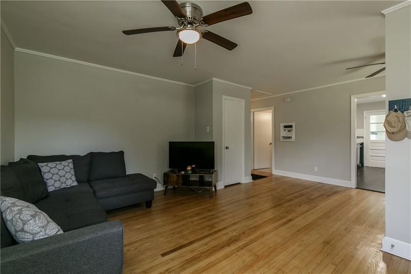 717 Windsor St, Burlington, NC 27217