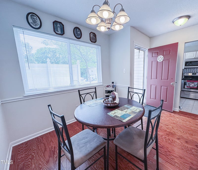 7177 Sandy Creek Dr, Raleigh, NC 27615