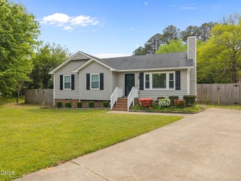 718 Azalea Ct, Fuquay Varina, NC 27526