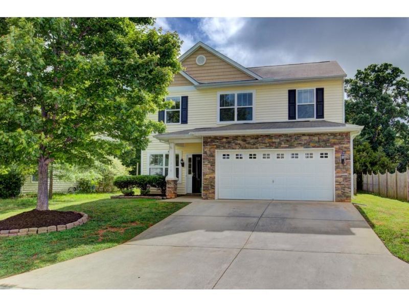 718 Blue Lake Dr, Mebane, NC 27302
